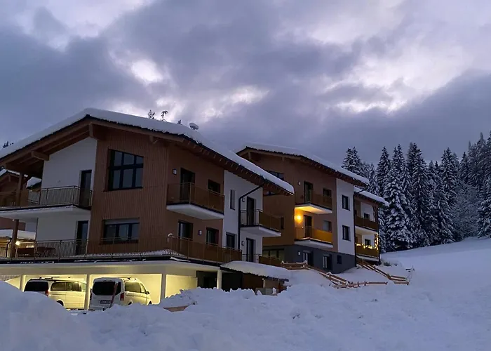 Moderne Kaminstube