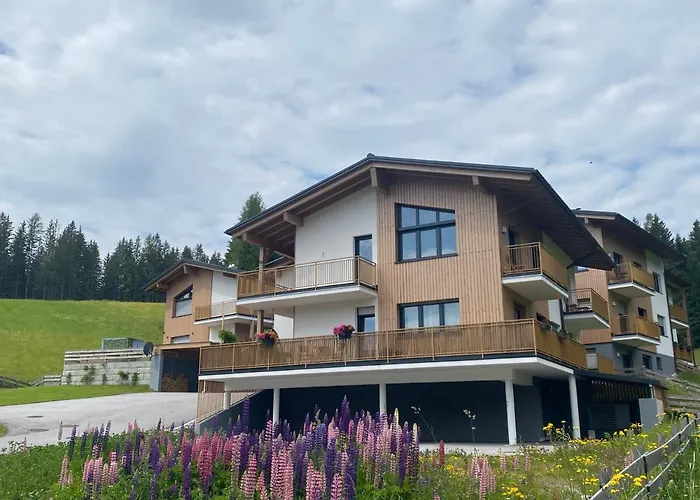 Moderne Kaminstube